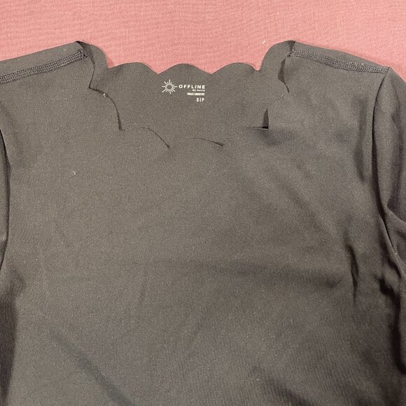 Offline by Aerie Goals Scalloped Cropped Tee in Black -  Size Small - Picture 5 of 7